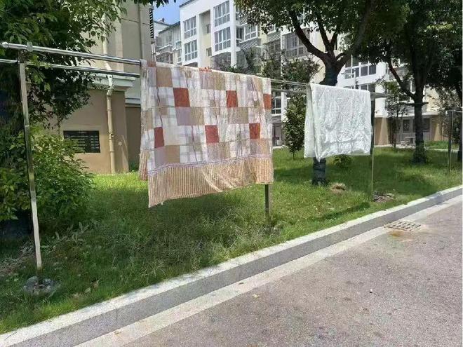 仪征这个小区实现“晾晒自由”凯发携手马竞赛事居民点赞！